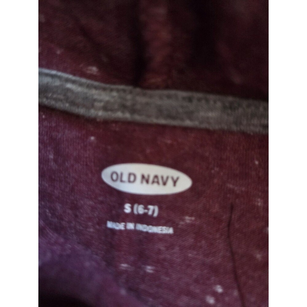 Old Navy Boys S 6-7 Maroon Pullover Hoodie Graphic Long Sleeve - Picture 2 of 2